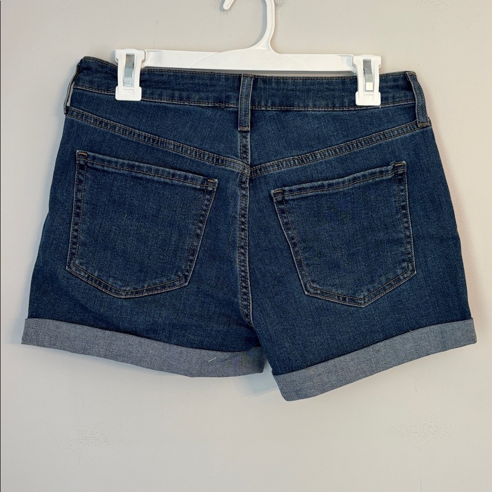 Old Navy Wow High-Rise Denim Shorts in Dark Blue Wash - Picture 4 of 4